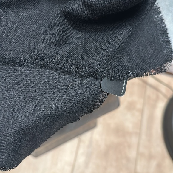 Bebe Scarf , Wrap , shawl, sarong , cover up Black NWT! Travel - Picture 8 of 8